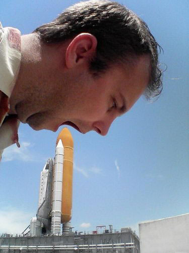 15 Creative Forced Perspective Photos