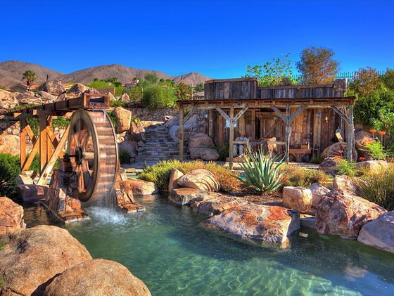 Spectacular Mansion with its own backyard WATER PARK ...