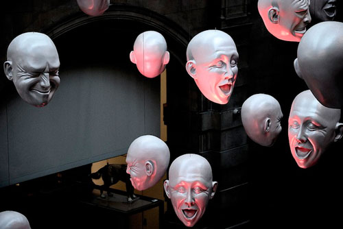 Get Ahead in Art World via Floating Heads