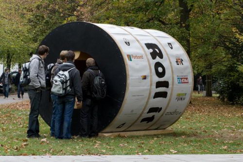 Experimental Rolling House, Super Cool!