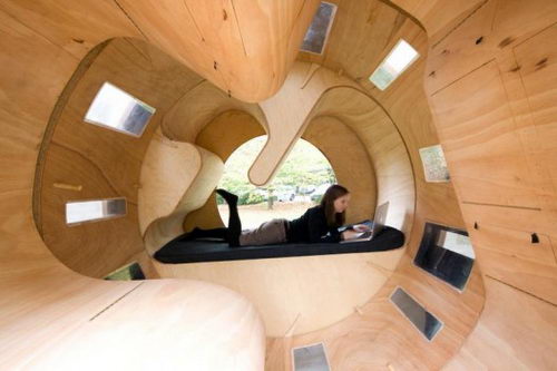 Experimental Rolling House, Super Cool!