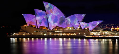 Lighting the Sails - Vivid Sydney