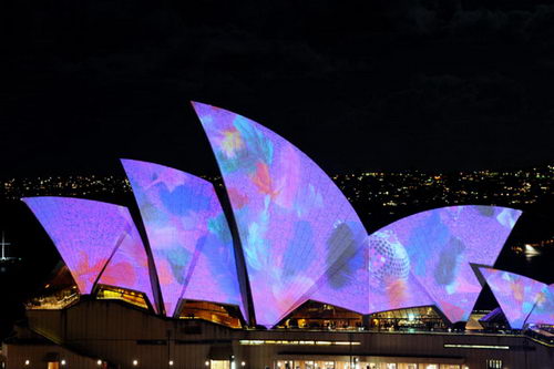 Lighting the Sails - Vivid Sydney