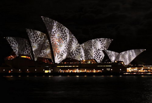 Lighting the Sails - Vivid Sydney