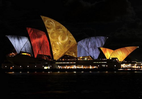 Lighting the Sails - Vivid Sydney