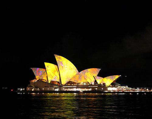 Lighting the Sails - Vivid Sydney