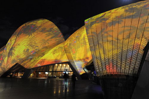 Lighting the Sails - Vivid Sydney