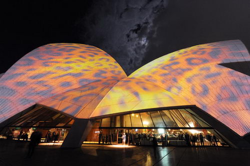 Lighting the Sails - Vivid Sydney