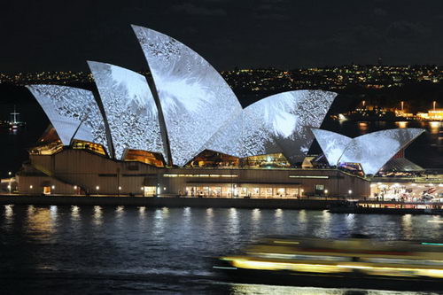 Lighting the Sails - Vivid Sydney