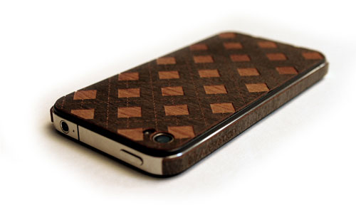 19 Beautiful and Fashionable iPhone 4 Covers and Stickers