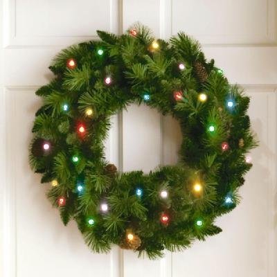 20 Beautiful Christmas Wreath Decorating Ideas