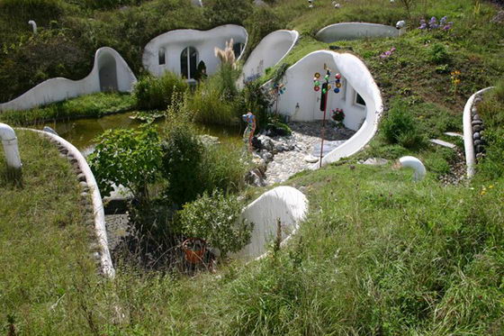 Earth Houses: Ecological and Unconventional by Vetsch Architektur