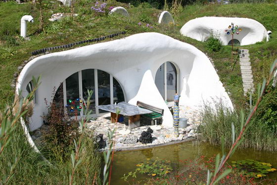 Earth Houses: Ecological and Unconventional by Vetsch Architektur