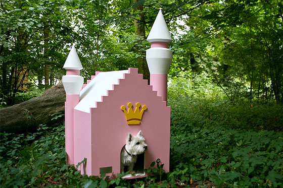 4 Unique and Stunning Dog Mansion Designs