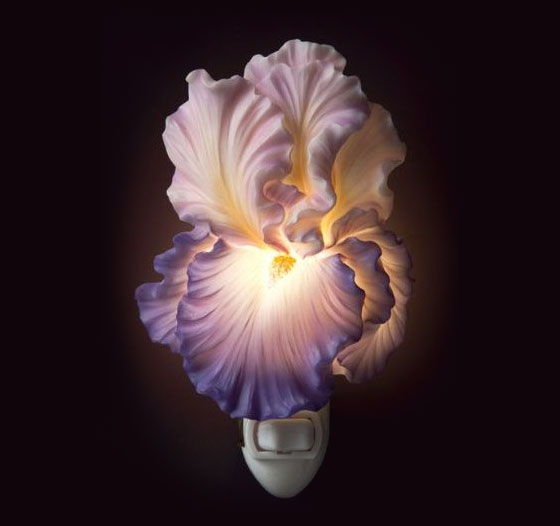 12 Beautiful Lamps Shaped in Flower