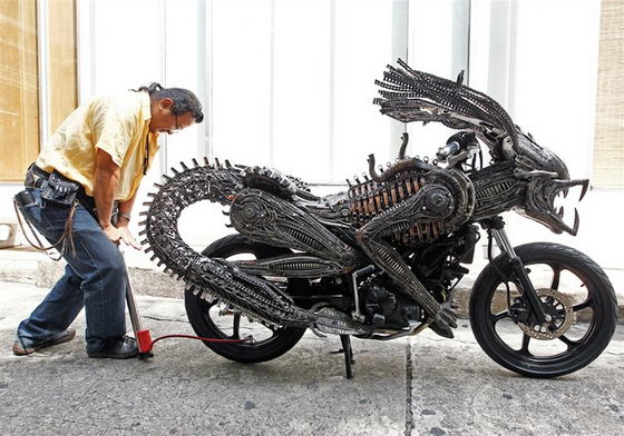 Stunning Alien Predator Themed Motorcycle