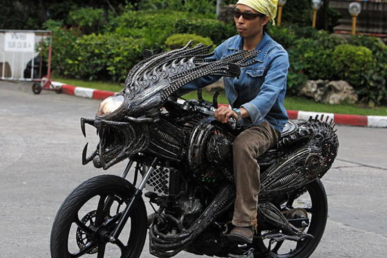 Stunning Alien Predator Themed Motorcycle