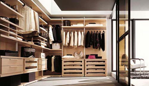 Home Inspiration: 32 Beautiful and Luxurious Walk-In Closet Designs