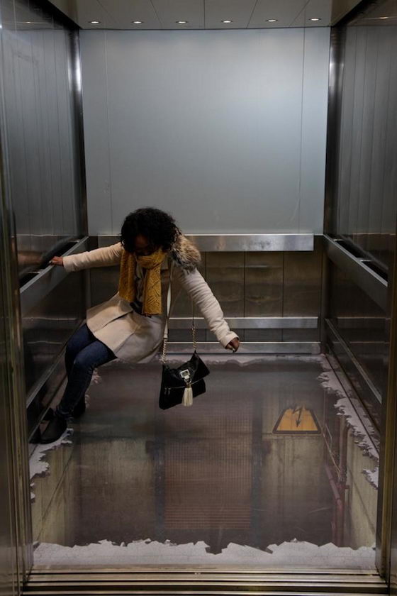 Bottomless Elevator? Amazing Optical Illusion Elevator in London