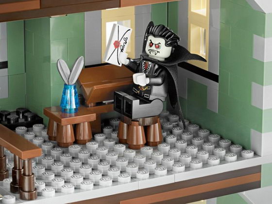 First Official LEGO Haunted House Hit on Market this September