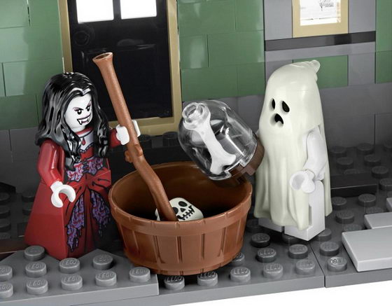 First Official LEGO Haunted House Hit on Market this September