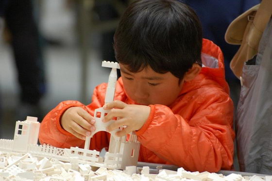 LEGO Japan: 1.8 Million LEGO Map of Future Japan Build Up by Children