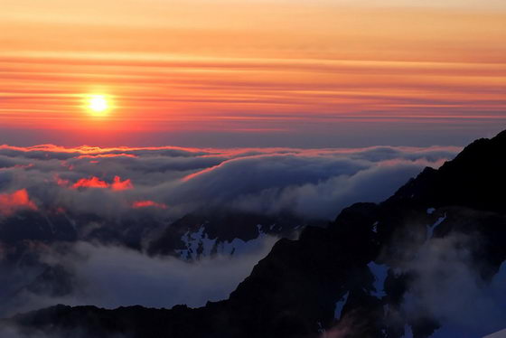 15 Amazing Above the Clouds Photography