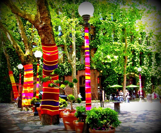 18 Awesome Yarn bombing Examples