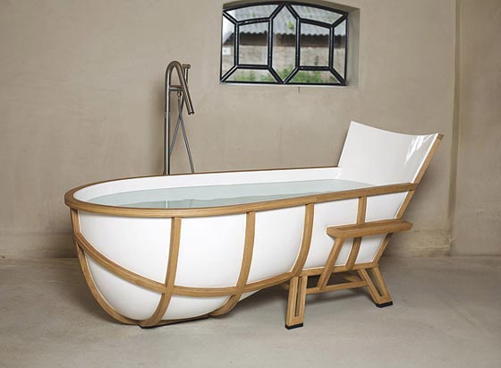 15 Cool and Fancy Bathtubs
