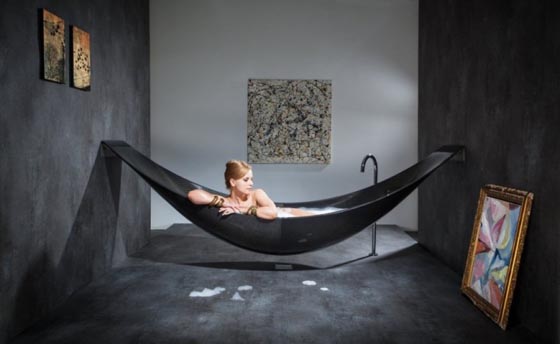 Vessel: Elegant Hammock Bathtub for Ultimate Relaxation