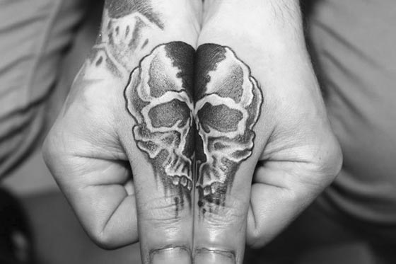 Stunning Hand Tattoo - Reveal Magic when Connect Hands Together - Design  Swan