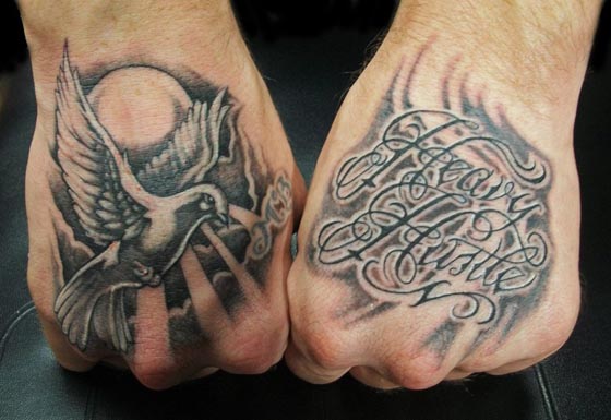 Stunning Hand Tattoo - Reveal Magic when Connect Hands Together - Design  Swan