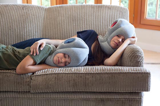 Power nap outlet pillow