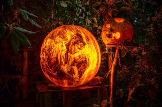 Incredible Jack-O-Lanterns Made by Crew from Passion for Pumpkins