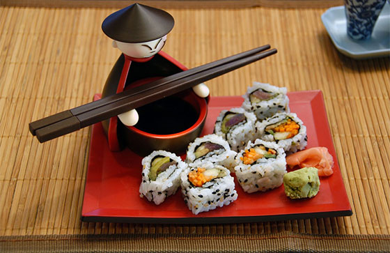 10 Awesome Gift Ideas for Sushi Lovers - Design Swan