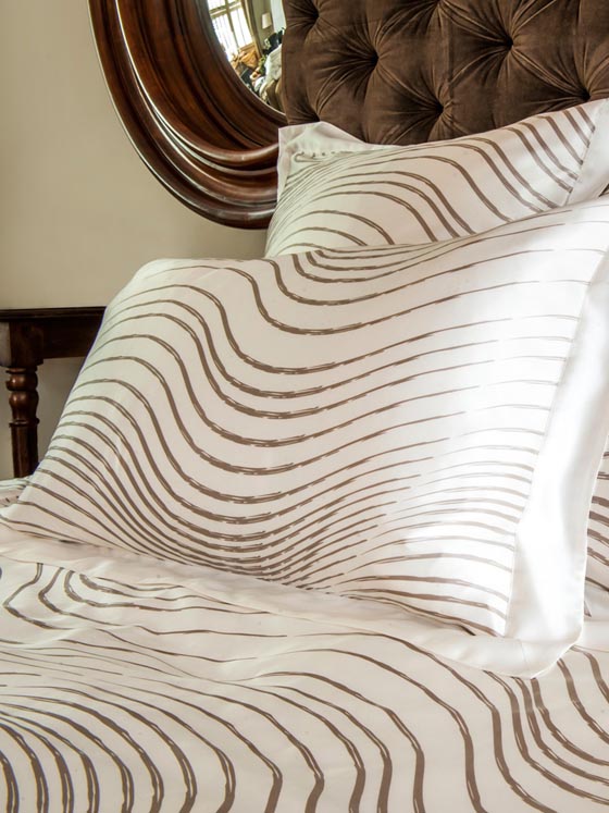 Silk Bedding: Comfortable and Luxurious Bedding Experience