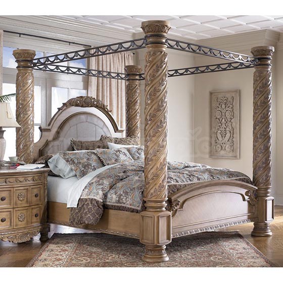 45 Beautiful Bedroom Decorated with Canopy Beds Design Swan