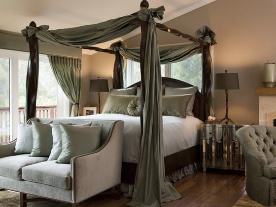 45 Beautiful Bedroom Decorated with Canopy Beds