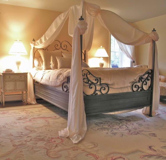 45 Beautiful Bedroom Decorated with Canopy Beds