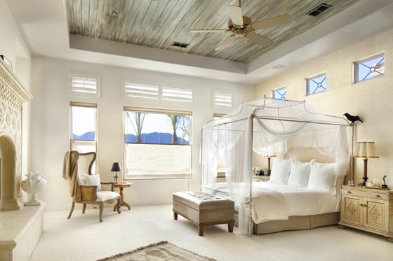 45 Beautiful Bedroom Decorated with Canopy Beds