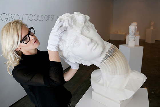 Stunning Stretchable Paper Sculpture by Li Hongbo