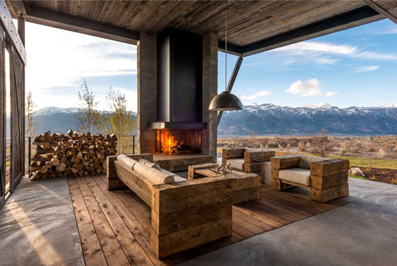 Luxurious Mountain House with Charming and Rustic look