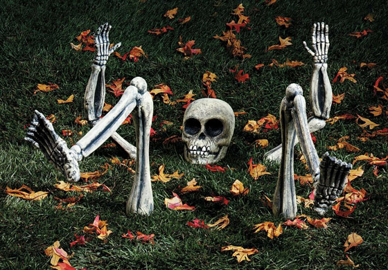 10 Cool Outdoor Halloween Decorations