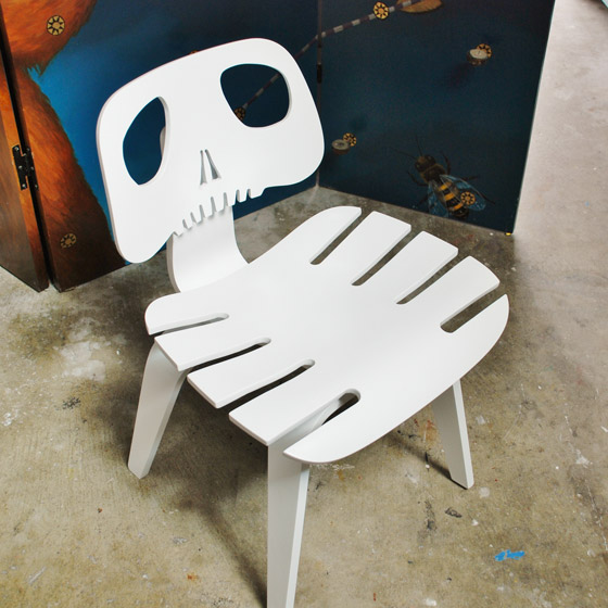 10 Cool and Unusual Chairs Inspired by Skull and Skeleton