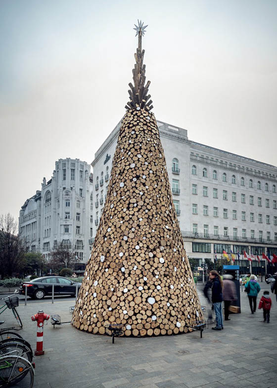 Christmas Tree Made of 15,000 Kilograms of Firewood to be Donated after Christmas