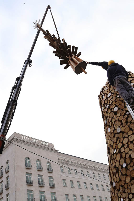 Christmas Tree Made of 15,000 Kilograms of Firewood to be Donated after Christmas