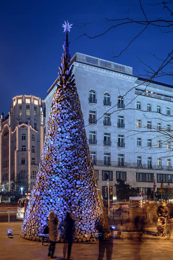 Christmas Tree Made of 15,000 Kilograms of Firewood to be Donated after Christmas