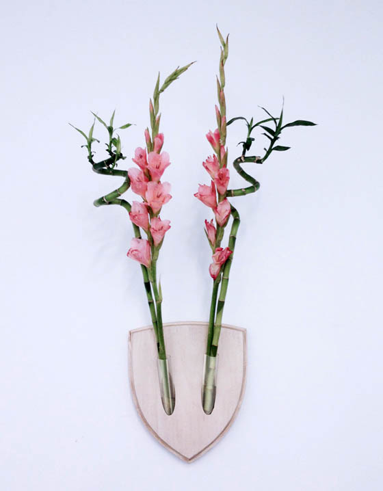 Elkebana: Symmetrical Flower Wall Trophies