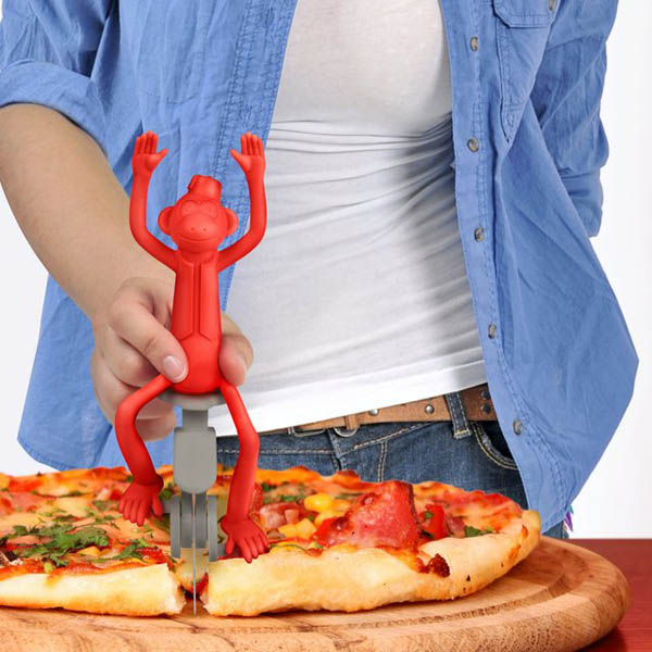 12 Cool and Unusual Pizza Cutter