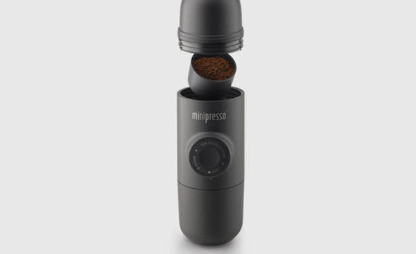 Minipresso: A Pocket Size Espresso Maker Help Brew Your Coffee On The Go